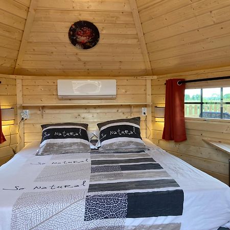 Le Petit Moulin Hotel Pouzauges Bagian luar foto