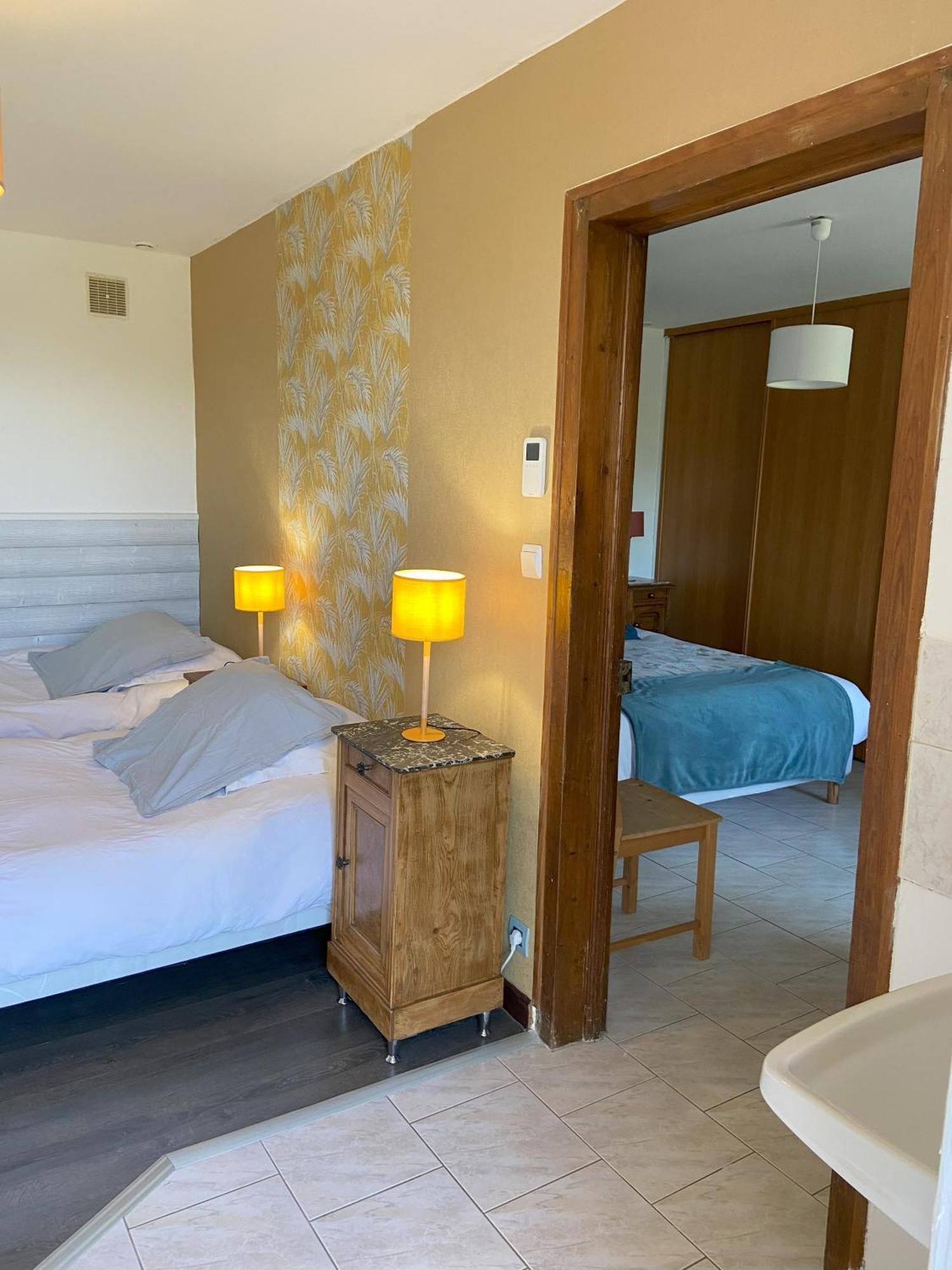 Le Petit Moulin Hotel Pouzauges Bagian luar foto