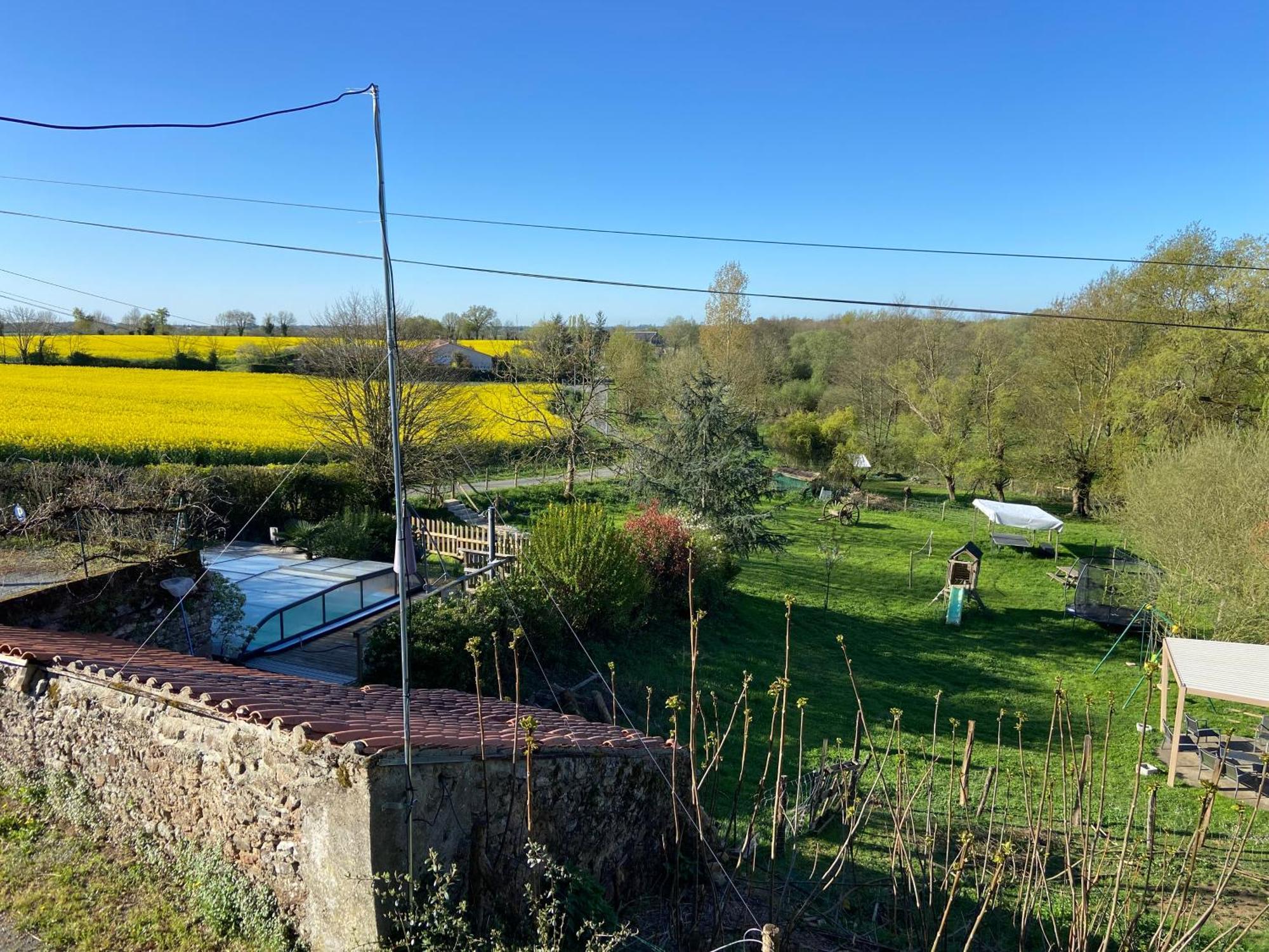 Le Petit Moulin Hotel Pouzauges Bagian luar foto