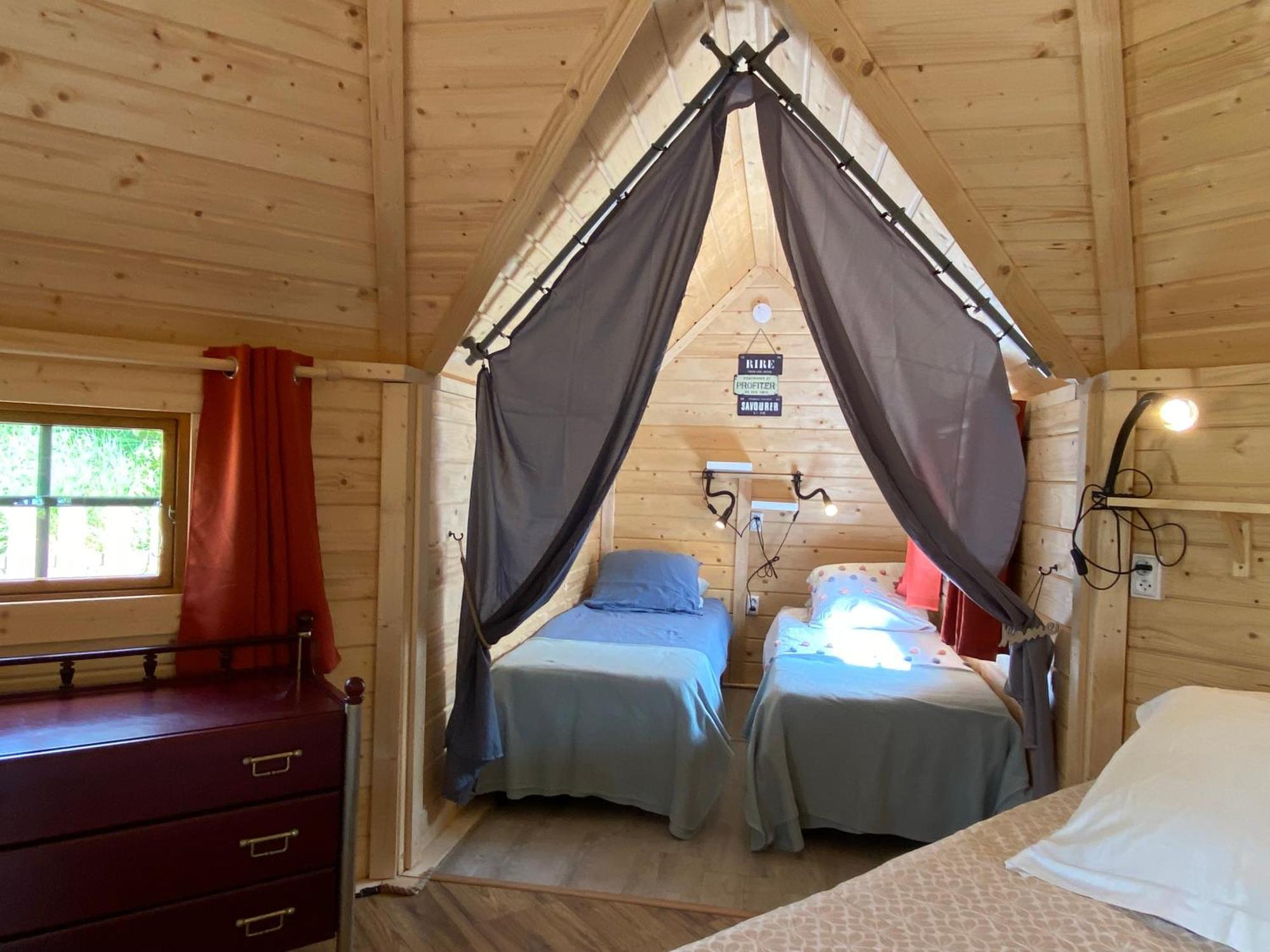 Le Petit Moulin Hotel Pouzauges Bagian luar foto