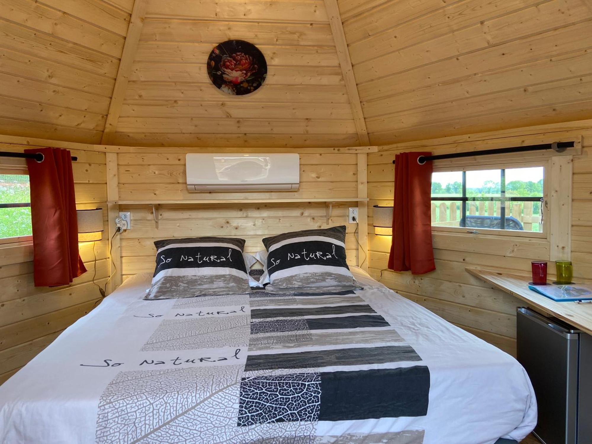 Le Petit Moulin Hotel Pouzauges Bagian luar foto